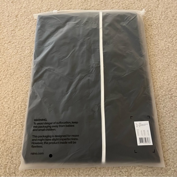 New RAINS UNISEX Long Jacket Reflective Medium $140 Black - Picture 8 of 9